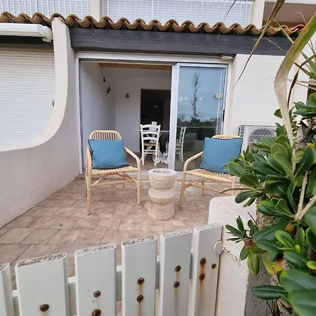 Rdc Au Bord Des Falaises 아파트 아그